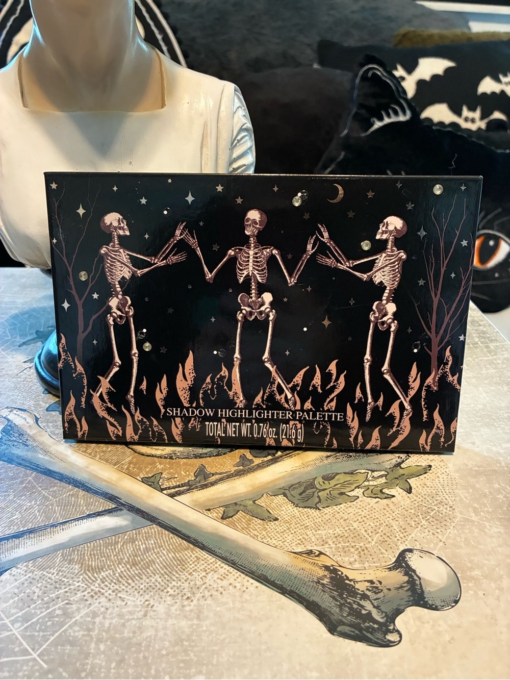 Gothic Skeleton Makeup Shadow Highlighter Palette Display NWT
